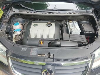 VOLKSWAGEN TOURAN 1.9 TDI TOP STAV - 9