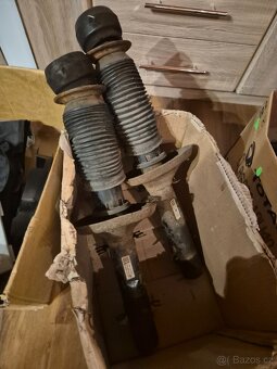 Různé díly Škoda Octavia 1 - Vše na foto, cena dohodou - 9