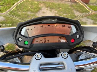 Ducati Monster 696 - 9