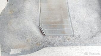 Ford Ranger:  Koberec kabiny - 9