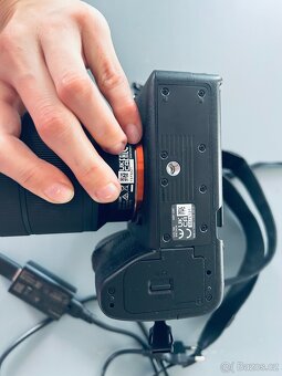 Sony Alpha A7 s objektivem nový fotoaparát - 9
