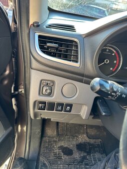 Mitsubishi L200 - 9