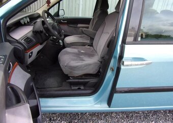 Citroën C8 2.2HDi94kW 278000KM 7MÍST STK nafta manuál 94 kw - 9