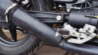 Moto Guzzi V7 STONE 2024 - 9