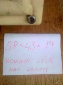 Plechová lékařská skřÍňka - 9