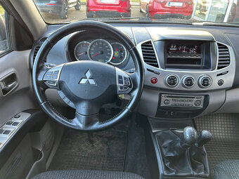 2.5DI-D Double Cab Intense 4x4 - 9