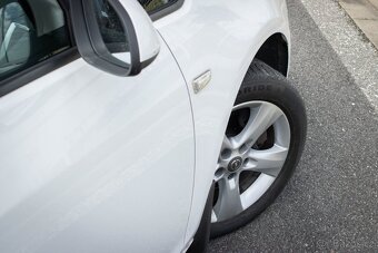Opel Astra Sport Tourer 1.7 CDTI / AJ NA SPLÁTKY / - 9