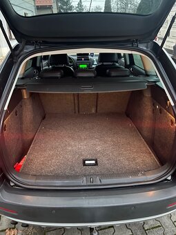 Škoda Octavia 2 SCOUT 4x4 Combi 2.0 TDI 103 kW, motor BMM - 9