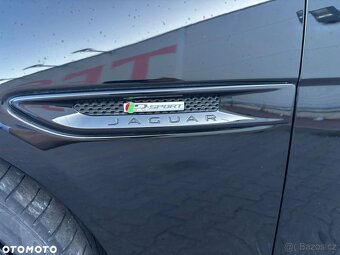 Jaguar XE 30t RWD R-Sport - 9