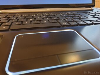 HP Pavilion dv7 (i7-2630QM, 8GB RAM, Radeon HD 6770M, 17.3" - 9