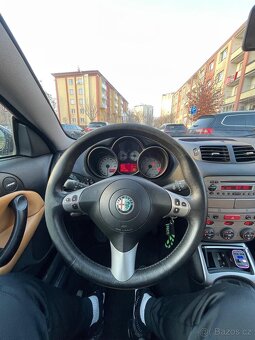 Alfa Romeo GT (937) 2.0 JTS, 122 kW – 2004 - 9