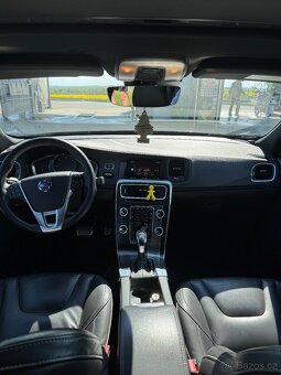 Volvo V60 D5 165 kW R-design - 9