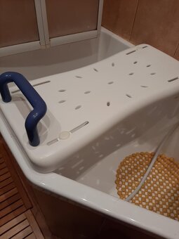 Sedátko na vanu s madlem RIDDER, bílo modrá barva, nové - 9