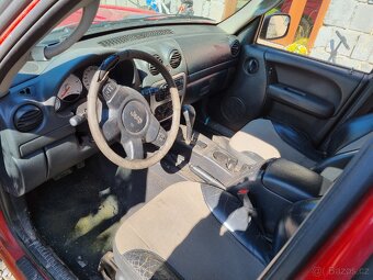 Prodám ND jeep cherokee KJ 2.8 crd 110kw - 9