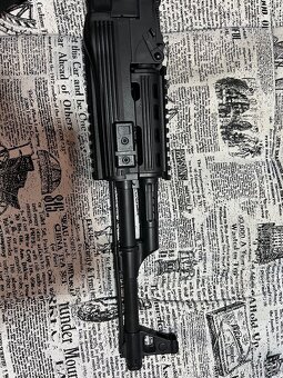 AK-47 Airsoft (kov/plast), zánovní, s doplňky - 9