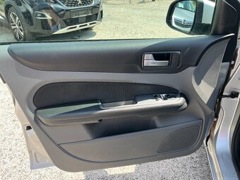 Ford Focus 1.6i 74kW sada kol, výhřev skla - 9
