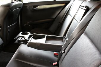 Mercedes C300 AMG paket - 9
