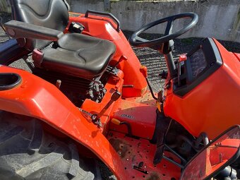 Kubota L3200 - 9
