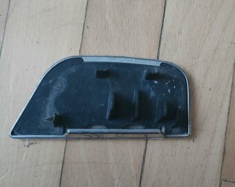 Přední pravý xenonový světlomet na Škoda Superb 1 - 9