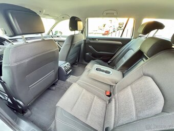 VW PASSAT combi 1,6TDi 88kW NAVI,ACC,TAŽNÉ,KAMERA,SERVIS - 9
