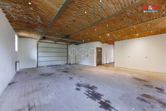 SLEVA Prodej domu, 304 m²+ pozemek 2100 m², Hluboký, Ostrov - 9