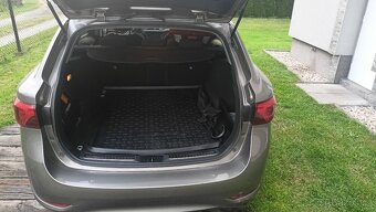 Toyota Avensis combi 2,0 D4D - 9
