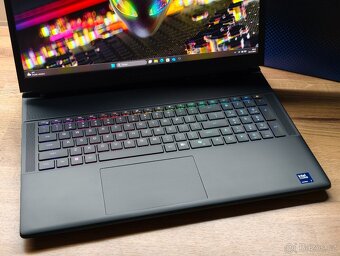 18" 300HZ_ALIENWARE 18 AREA-51_U7-255HX_32GB_RTX 5060 8GB - 9