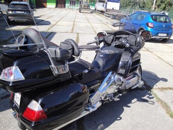 Honda goldwing 1800 - 9