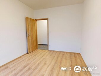Prodej nového bytu 2+1 s parkovacím stáním ve Vémyslicích - 9