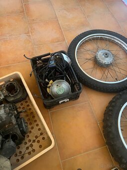 Yamaha 175 DT rok v 1973 - 9