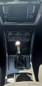 Vw touran Comfortline 5 míst 110kw DSG - 9
