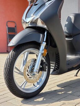 Honda SH 125i, kufr, původ ČR, servisní knížka - 9