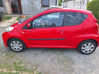 Prodám Peugeot 107,třídveřák,automat,spotťeba kolem 3.5-4.la - 9