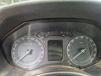ŠKODA OCTAVIA II 1.6MPI LPG (DÍLY) - 9
