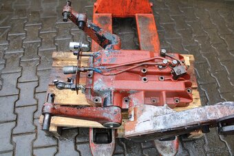 Zetor crystal víko hydrauliky bezvadný stav - 9