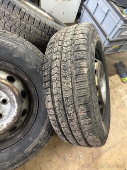 Pneu na discích 225/70 R15C - 9