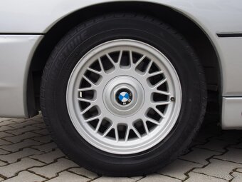 BMW 850i E31 1991 stříbrný celolak, najeto jen 122 600 km - 9