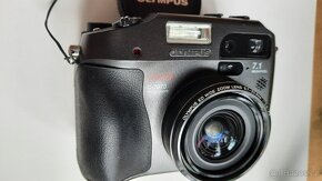 Olympus Camedia C-7070 Wide Zoom - 9