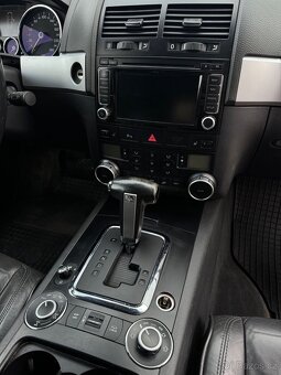 VW Touareg 3.0 TDI R-Line - 9