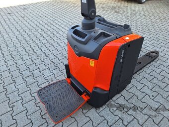zánovní elektrický paletový vozík BT LPE 200 - 9
