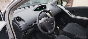 Toyota Yaris 1,3 benzín 64 kW - 9