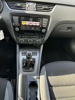Škoda Octavia Combi 1.4 TSI 150k JOY - 9