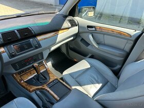 BMW X5 4.4i A/T - 9