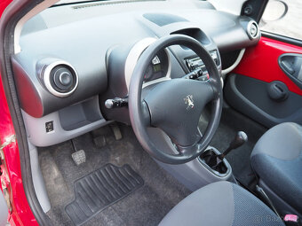 Peugeot 107 1.0 KOUPENO v ČR, 5 dveří - 9