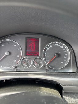 Prodám Volkswagen Touran 2.0 FSI - 9