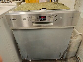 Prodám vestavnou myčku Bosch 60 cm Dovezu - 9