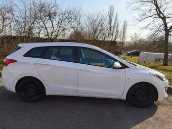 Hyundai i30 kombi - 9