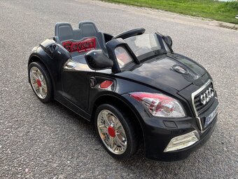 Dětské elektrické autíčko Audi - 9