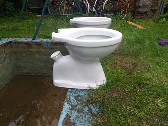 Historické klozety wc Mísy záchody - 9