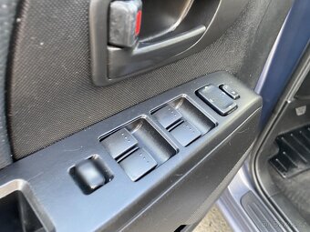 Mazda 5 2.0 D , 81 kW nafta, 2008 - 9
